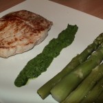 Grenadin de Veau aux Asperges Vertes, Sauce d’Herbes