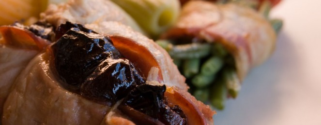 Filet mignon de porc farci aux pruneaux et bacon
