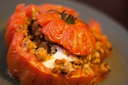 Tomates coeur de boeuf farcies au veau et mozzarella