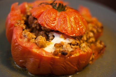 Tomates coeur de boeuf farcies au veau et mozzarella