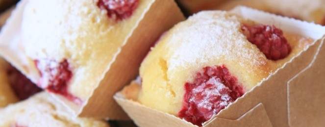 Petits Muffins Sans Gluten aux Framboises, à la Ricotta et à la Vanille