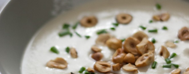 Velouté de Topinambours au Gorgonzola et Noisettes Grillées