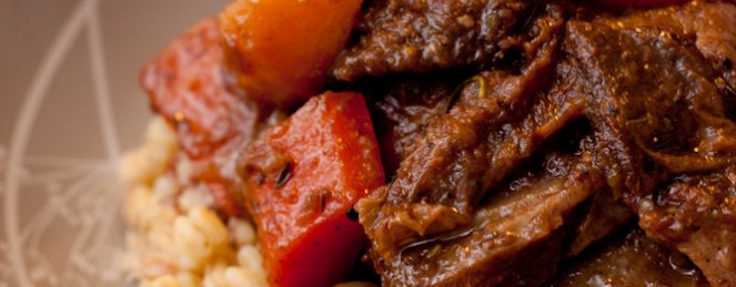 Tajine d’Agneau aux Dattes Medjoul et Légumes d’Hiver