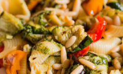 Salade de Pâtes aux Légumes, Pignons et Pesto